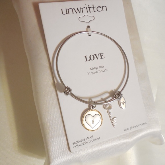 Unwritten Charm bangle Bracelet - Picture 4 of 5